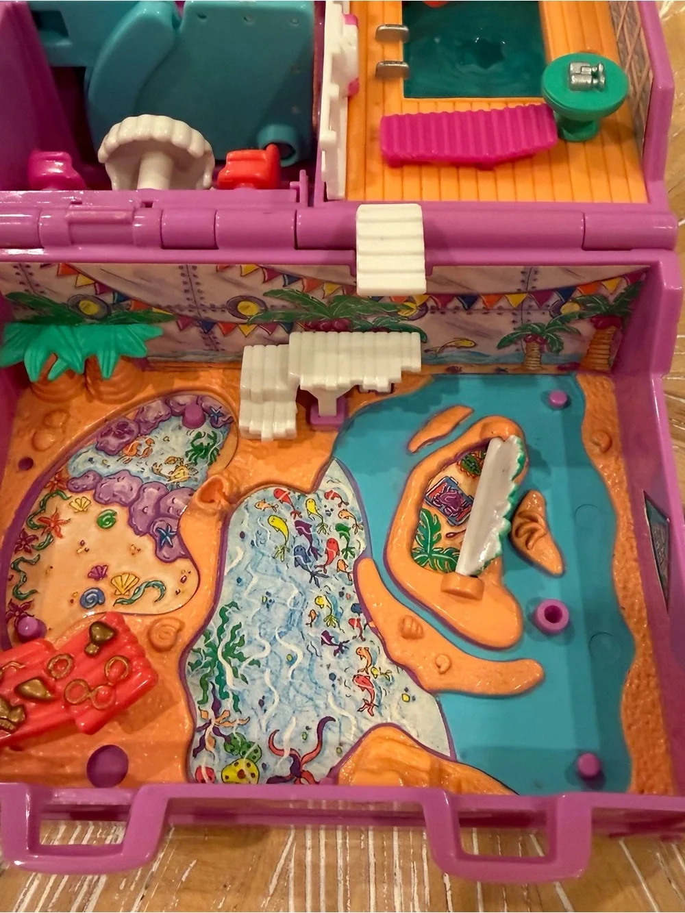 1996 Surf ‘n Swim Island Polly Pocket Bluebird with dolls
